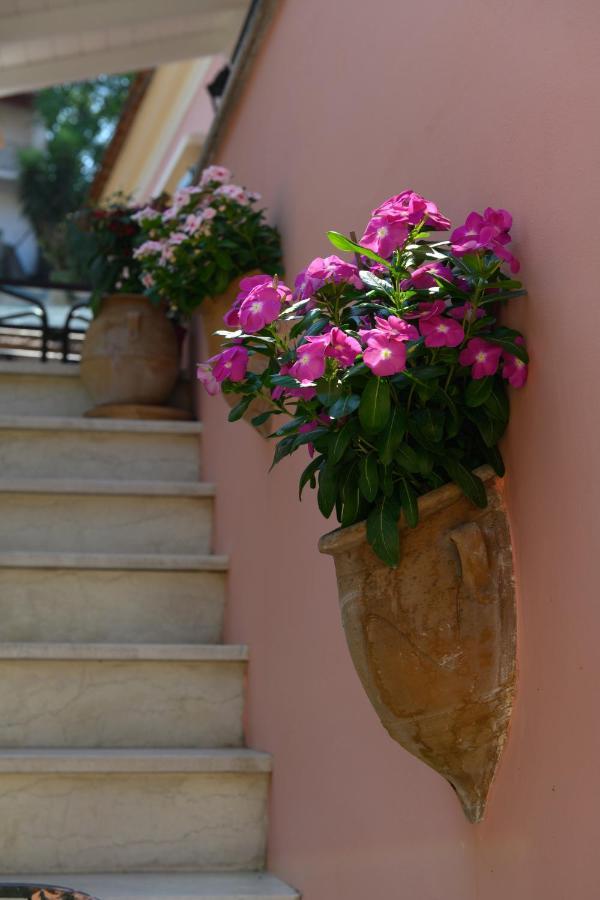 La Maisonette House In The Heart Of Liapades Close To Rovinia Beach & Paleokastritsa ภายนอก รูปภาพ